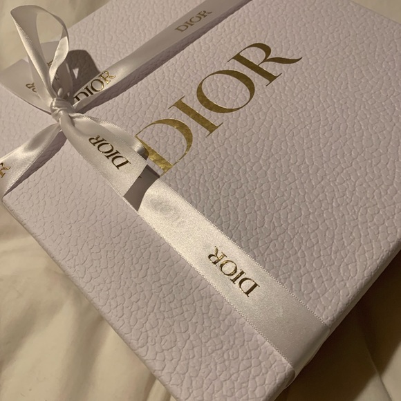 COPY - Brand new authentic rare and collectible texturedDior box with ribbon…